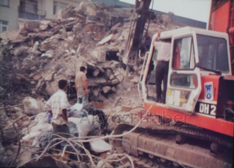 17 Ağustos 1999 Depremi Akyazı Fotoğrafları 