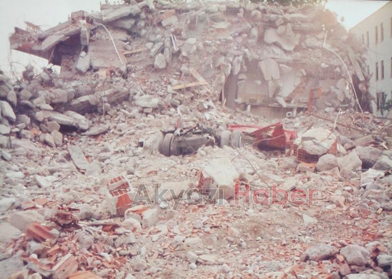 17 Ağustos 1999 Depremi Akyazı Fotoğrafları 