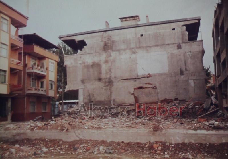 17 Ağustos 1999 Depremi Akyazı Fotoğrafları 