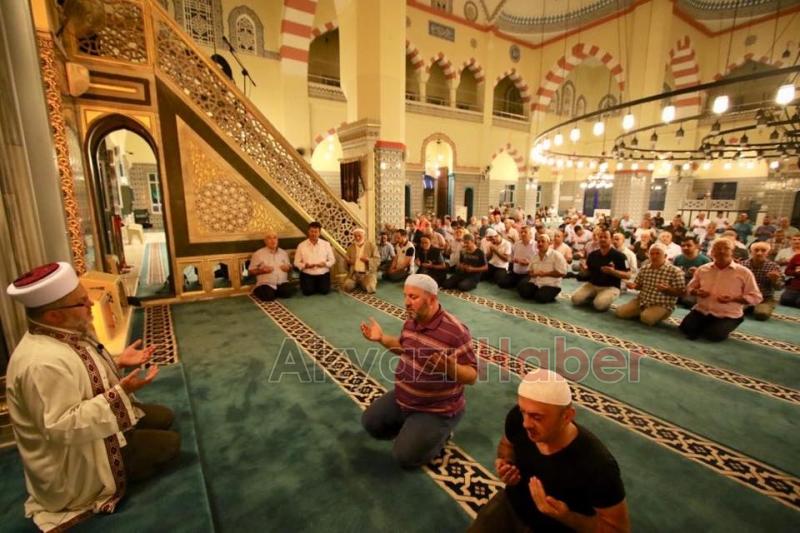 17 AĞUSTOS 1999 Marmara Depremi Şehitleri Anıldı