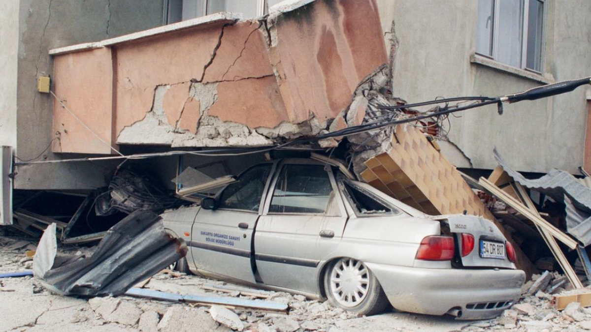 17 Ağustos depreminin 26. yılı;  Sakarya'dan unutulmayan fotoğraflar
