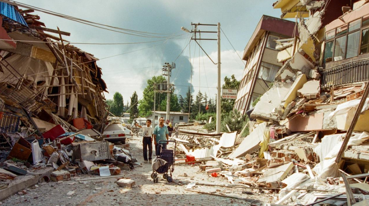 17 Ağustos depreminin 26. yılı;  Sakarya'dan unutulmayan fotoğraflar