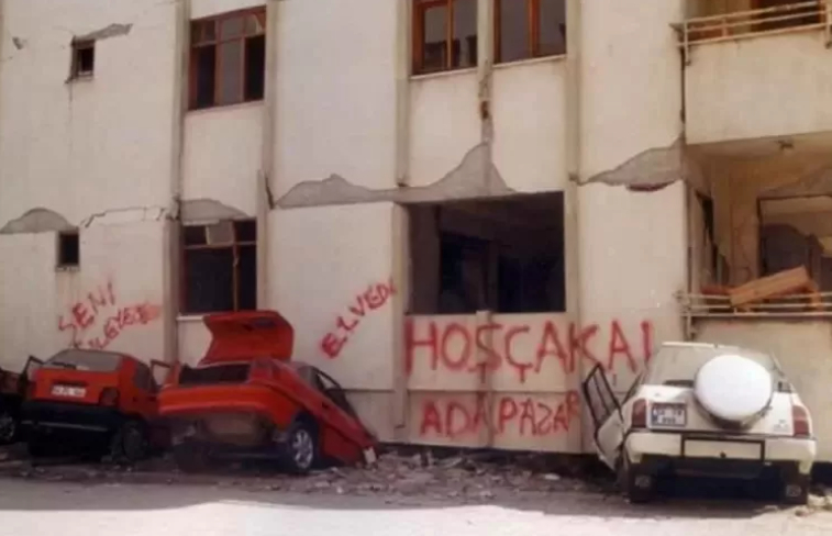 17 Ağustos depreminin 26. yılı;  Sakarya'dan unutulmayan fotoğraflar