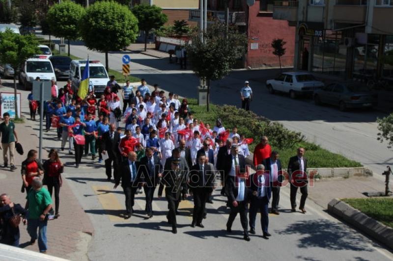 19 Mayıs Törenle Kutlandı