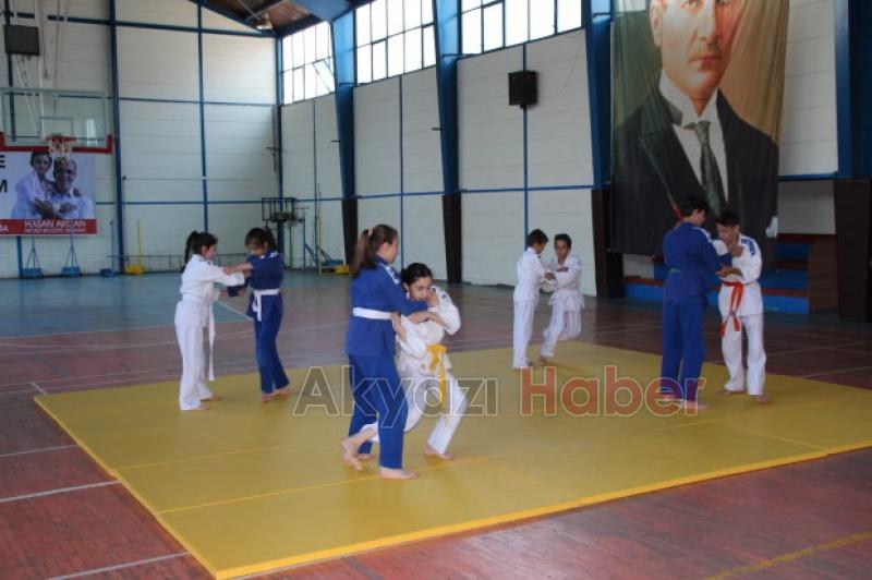 19 Mayıs Törenle Kutlandı