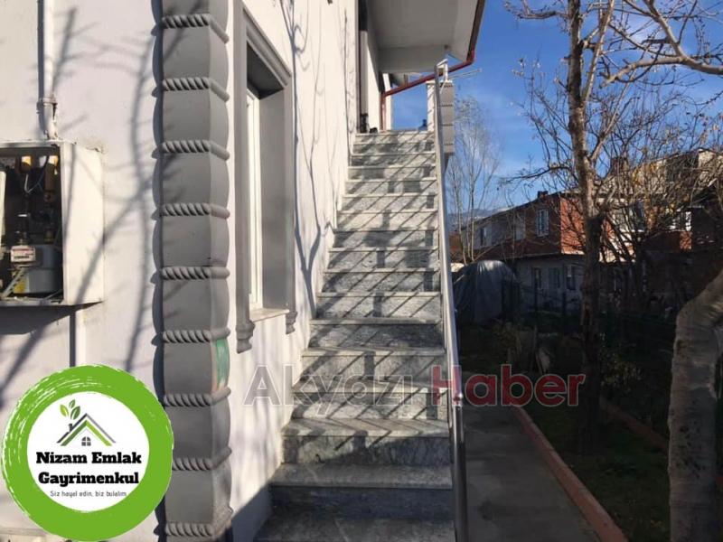 2 KATLI BAHÇELi EV SATILIKTIR