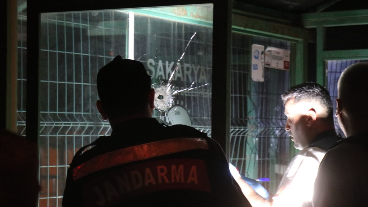 2 kişinin öldüğü çatışmanın firarisi gasp ettiği araçla kaçmış