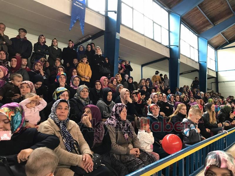 23 Nisan Akyazı da Kutlandı