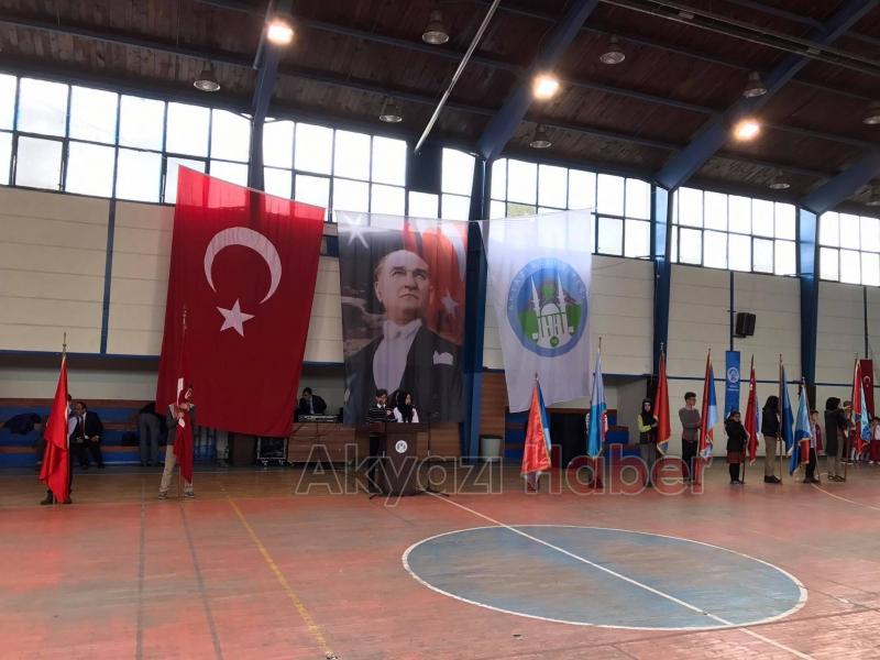 23 Nisan Akyazı da Kutlandı