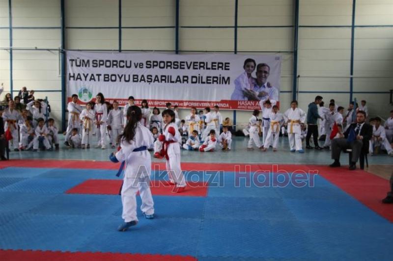 24 KASIM ÖĞRETMENLER GÜNÜ KARATE İL TURNUVASI AKYAZIDA