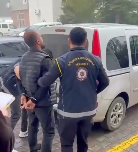 24 kaçak Afgan daha yakalandı