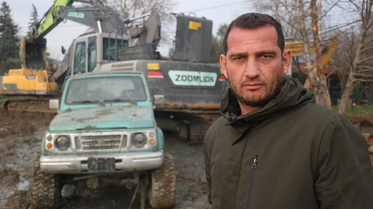 3 kepçe ve cip bataklıktan 6 günde kurtarıldı