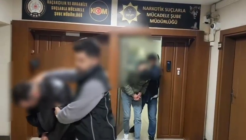 3 kilo 750 gram skunk ele geçirildi