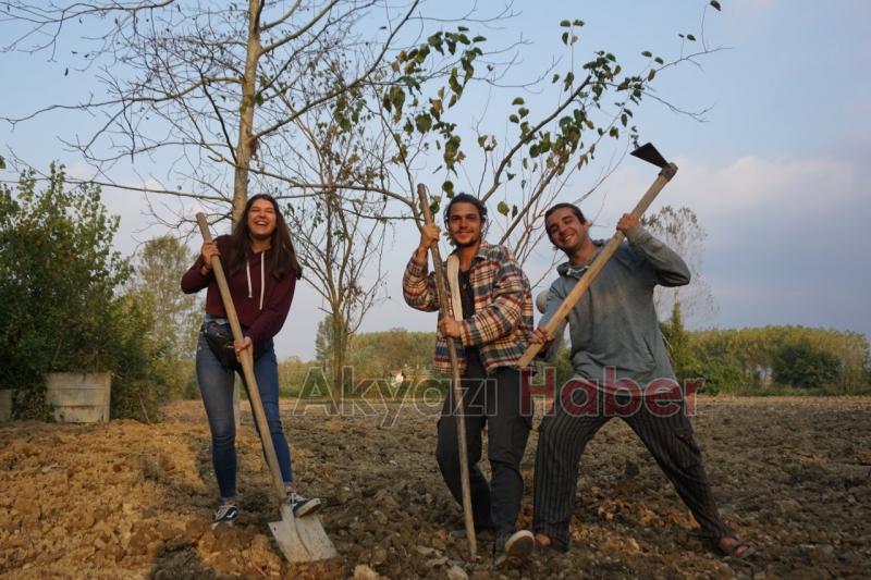 3 Portekizli Gezi Turunda Akyazıya Uğradı