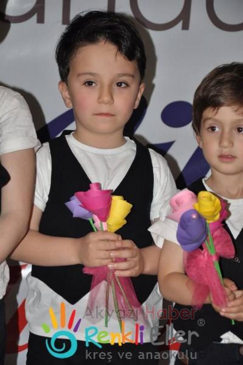  3. Renkli Eller Aile Şenlikleri Coşkuyla Kutlandı