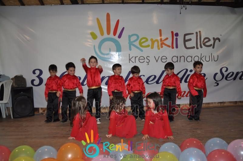  3. Renkli Eller Aile Şenlikleri Coşkuyla Kutlandı