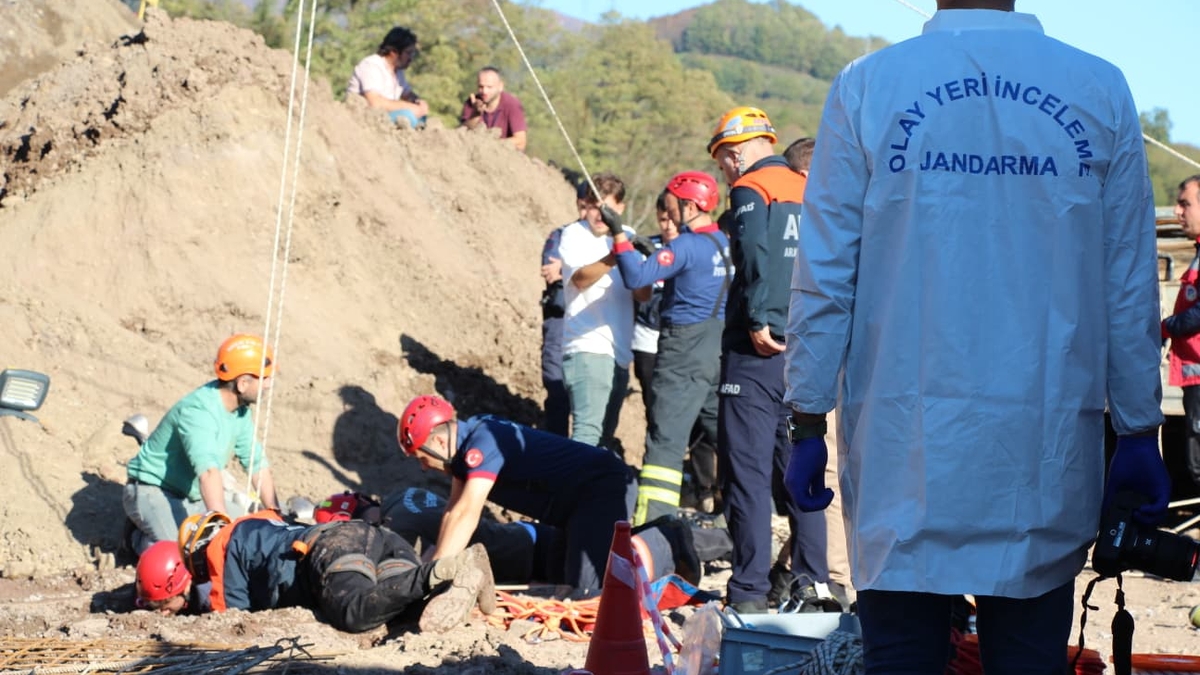 30 metrelik kuyuya düşen işçiden acı haber; Cansız bedeni çıkarıldı