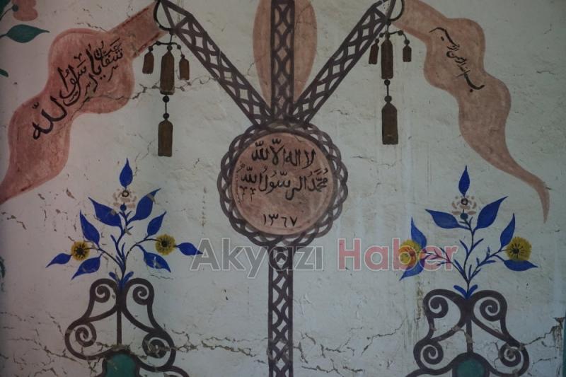 300 yıllık cami çürüyor