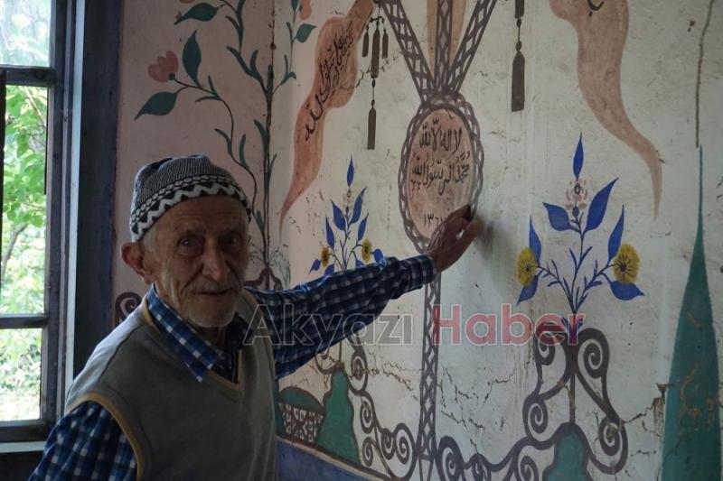 300 yıllık cami çürüyor