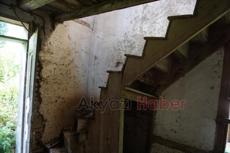 300 yıllık cami çürüyor