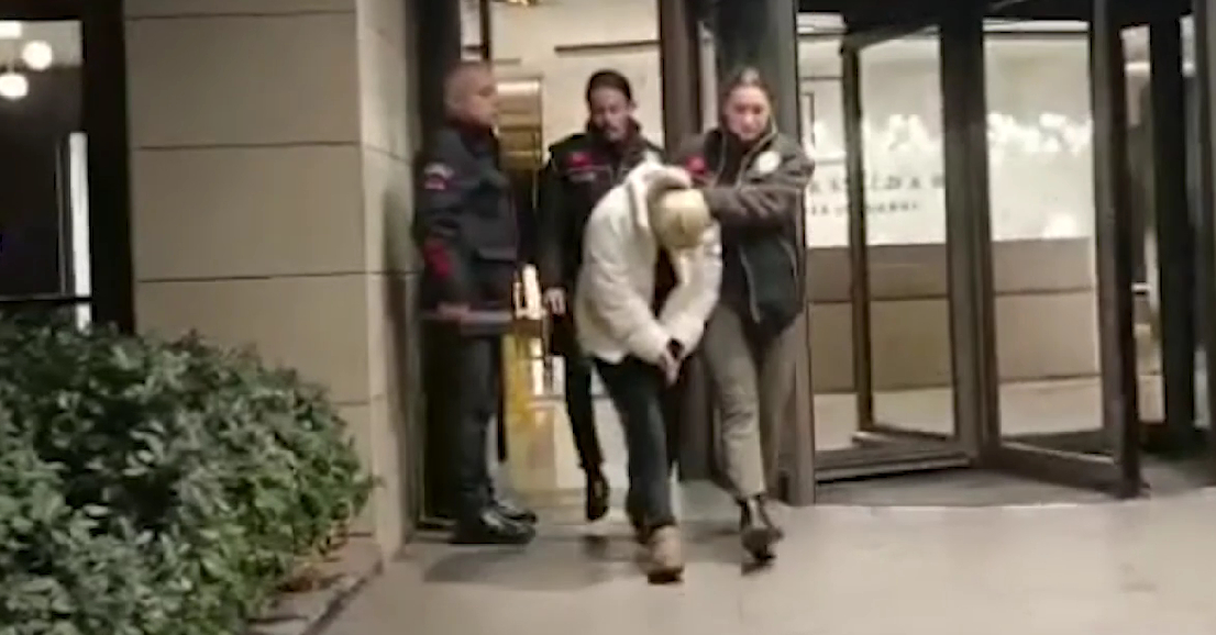 5 kat kar vaadiyle vurgun yapan şüpheliler adliyede