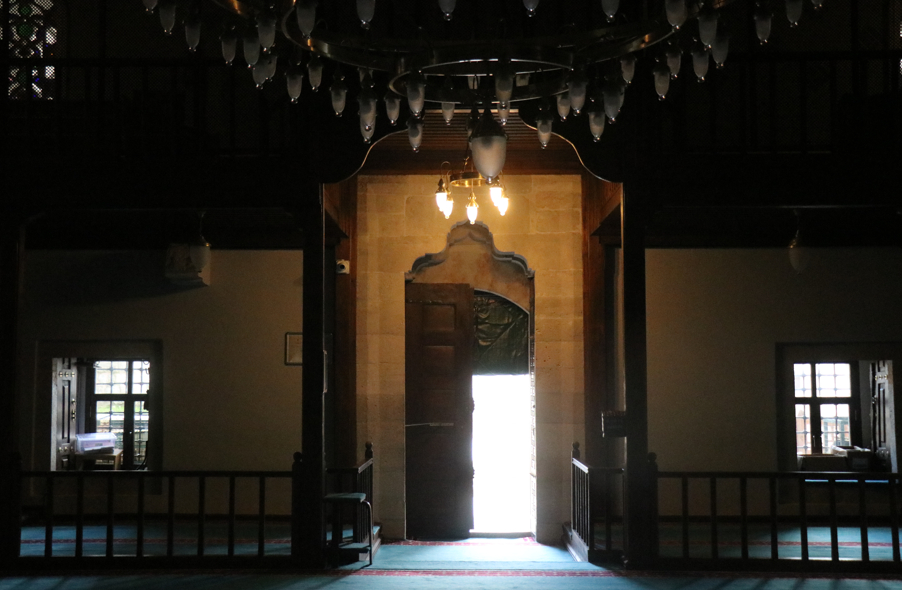 508 yıllık tarihi cami tarihe tanıklık etmeye devam ediyor