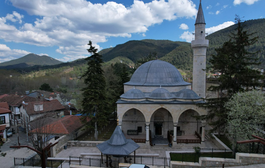 508 yıllık tarihi cami tarihe tanıklık etmeye devam ediyor