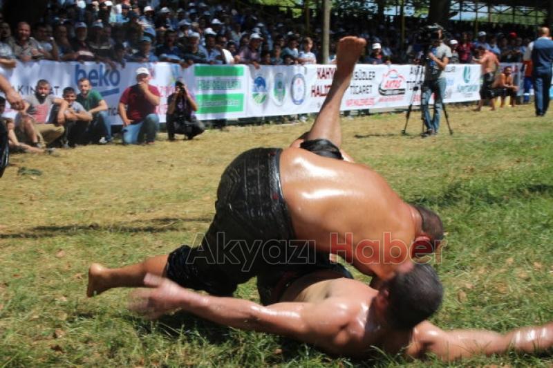 AKYAZI AKBALIK GÜREŞLERİ ESKİ GÜNLERİNE KAVUŞUYOR