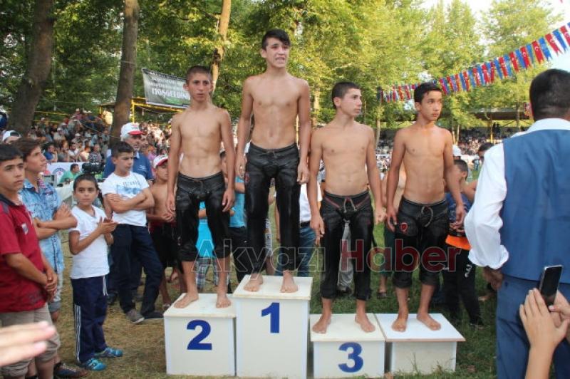 AKYAZI AKBALIK GÜREŞLERİ ESKİ GÜNLERİNE KAVUŞUYOR