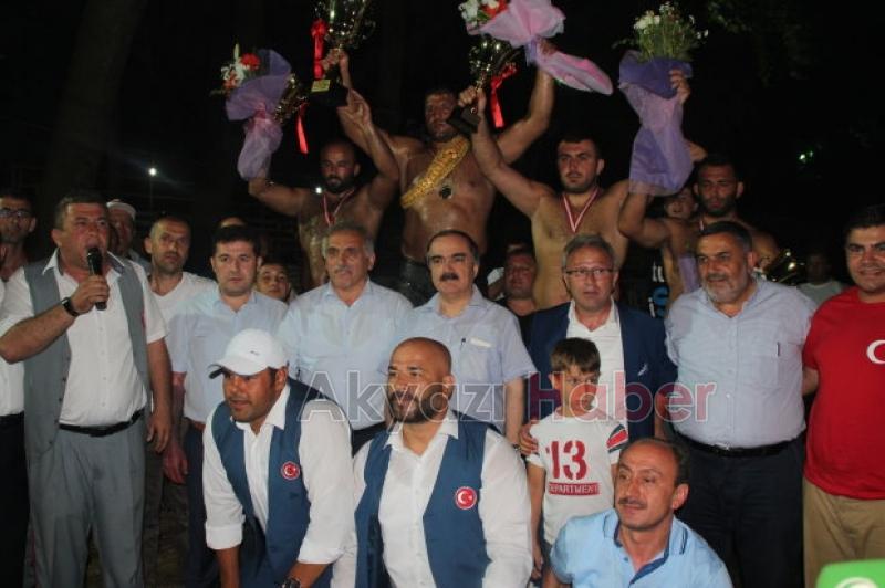 AKYAZI AKBALIK GÜREŞLERİ ESKİ GÜNLERİNE KAVUŞUYOR