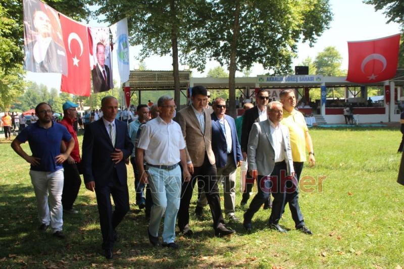 55. Geleneksel Akyazı Akbalık Yağlı Güreşleri Nefes Kesti
