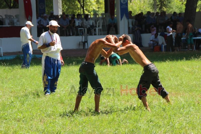 55. Geleneksel Akyazı Akbalık Yağlı Güreşleri Nefes Kesti