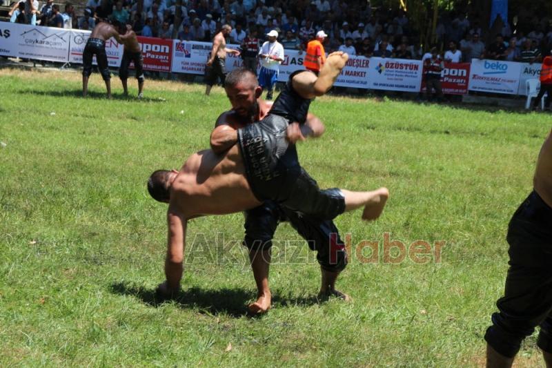 55. Geleneksel Akyazı Akbalık Yağlı Güreşleri Nefes Kesti