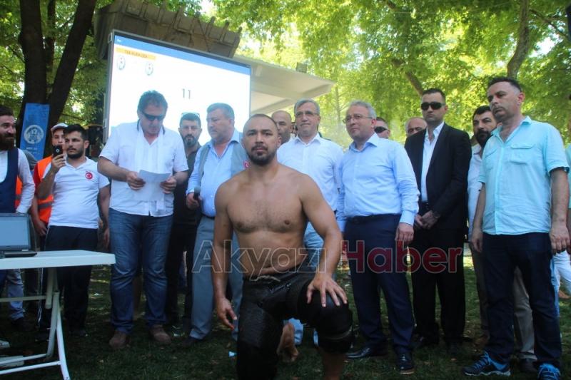 55. Geleneksel Akyazı Akbalık Yağlı Güreşleri Nefes Kesti