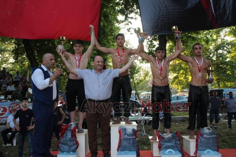 55. Geleneksel Akyazı Akbalık Yağlı Güreşleri Nefes Kesti