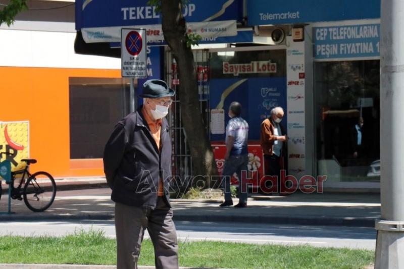 65 yaş üzeri haftalar sonra dışarı çıktı