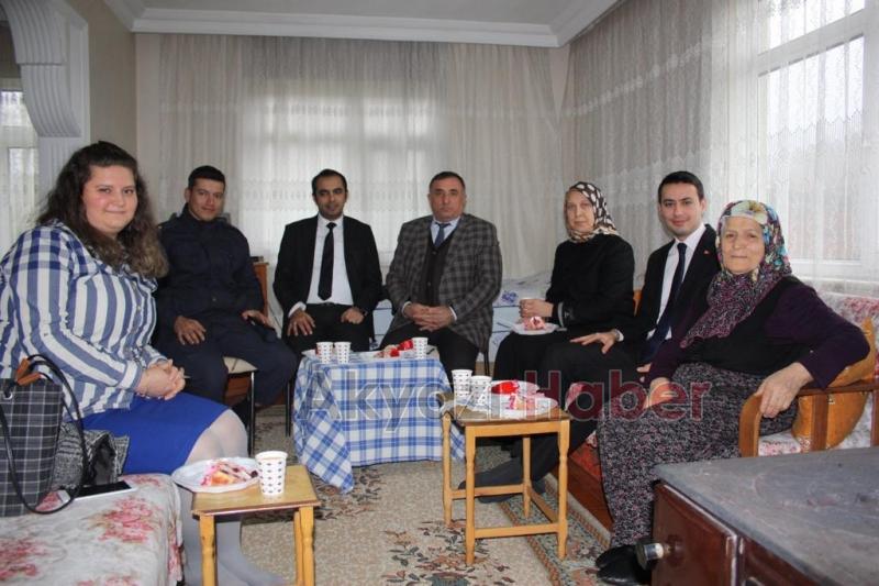 80 yaşındaki Zarife Teyzeye Doğum Günü Kutlaması