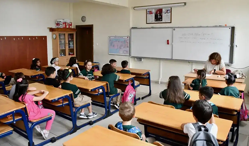 9 günlük ara tatil bitti, okullar açıldı