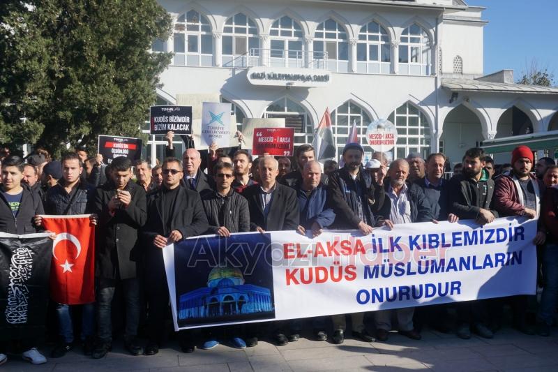 ABD’NİN KUDÜS KARARI AKYAZI’DA PROTESTO EDİLDİ