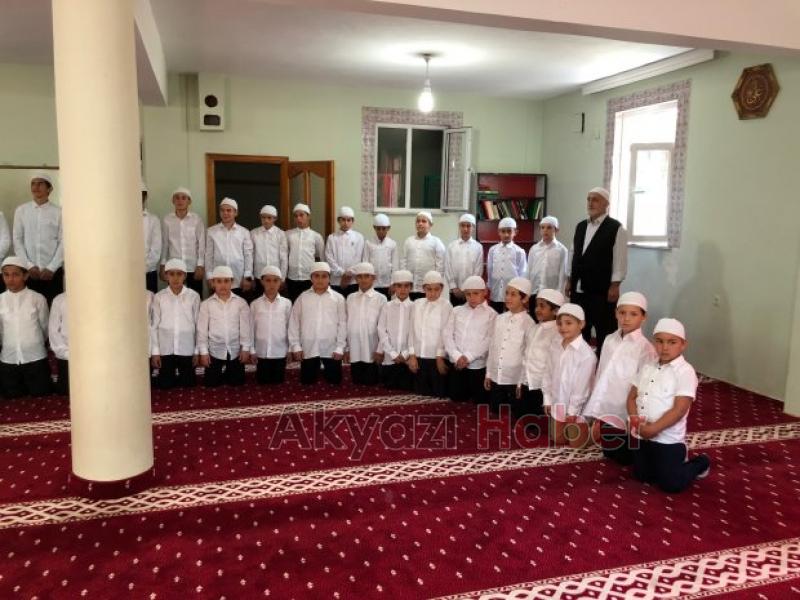 Acelle Yayla Kur’an Kursu Hatim Cemiyeti Yapıldı