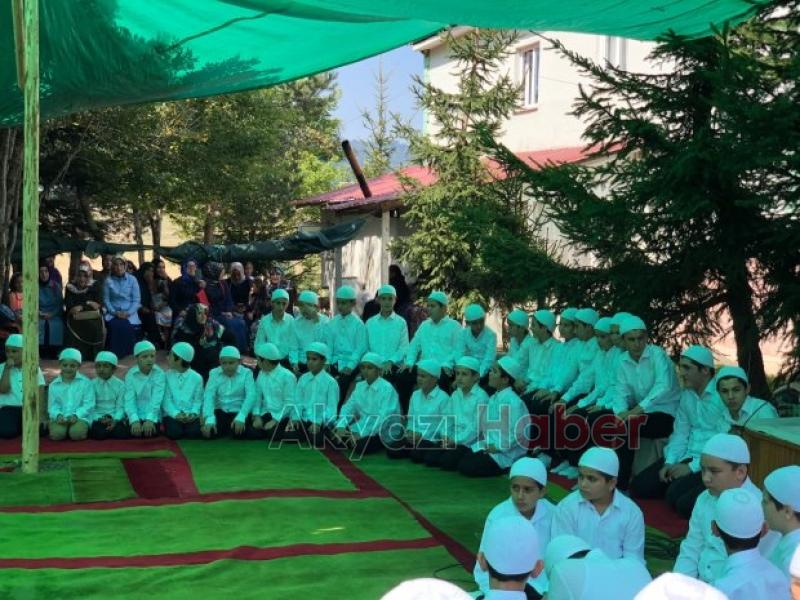 Acelle Yayla Kur’an Kursu Hatim Cemiyeti Yapıldı