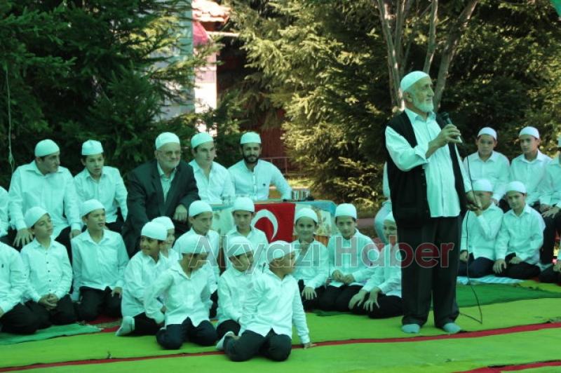 Acelle Yayla Kuran Kursunun düzenlemiş olduğu hatim cemiyeti davetlileri mest etti