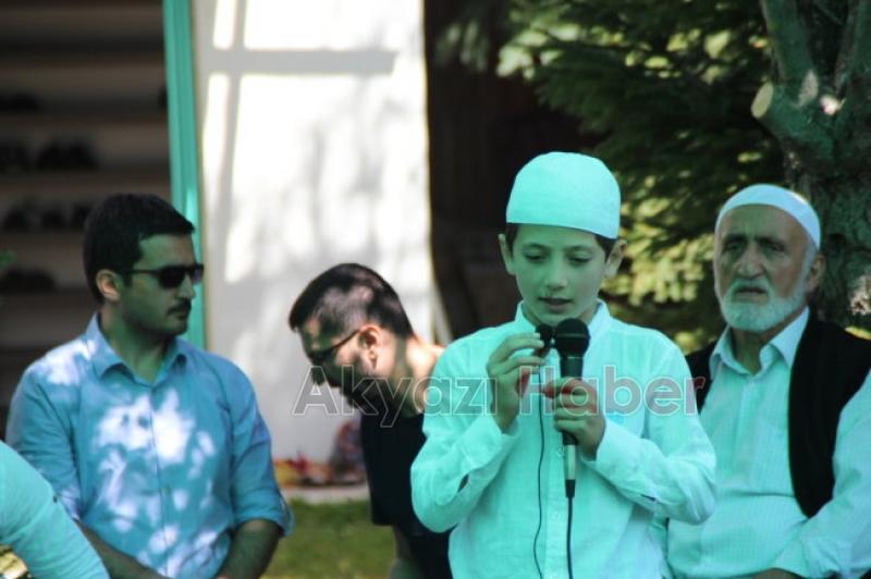 Acelle Yayla Kuran Kursunun düzenlemiş olduğu hatim cemiyeti davetlileri mest etti