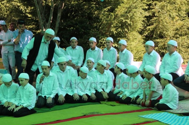 Acelle Yayla Kuran Kursunun düzenlemiş olduğu hatim cemiyeti davetlileri mest etti