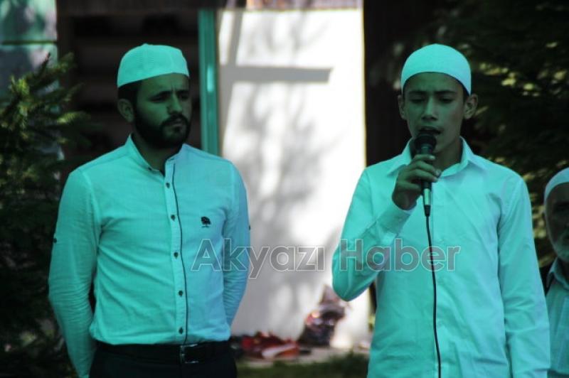 Acelle Yayla Kuran Kursunun düzenlemiş olduğu hatim cemiyeti davetlileri mest etti