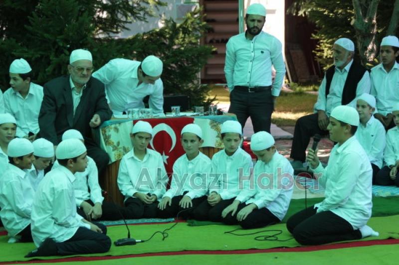 Acelle Yayla Kuran Kursunun düzenlemiş olduğu hatim cemiyeti davetlileri mest etti