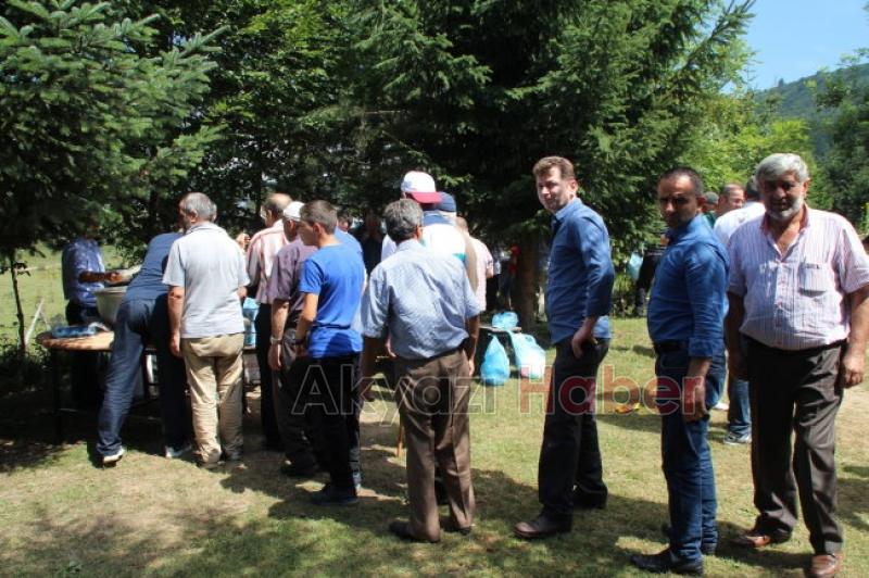 Acelle Yayla Kuran Kursunun düzenlemiş olduğu hatim cemiyeti davetlileri mest etti