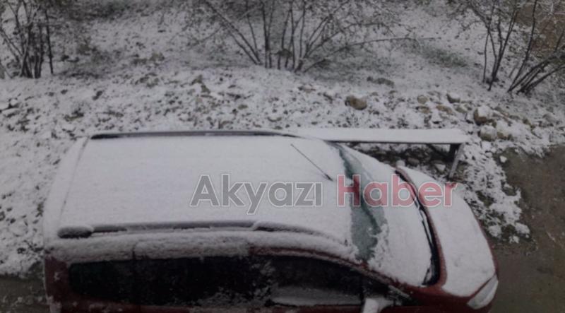 Acelle Yaylası Nisan Ayında Beyaza Büründü