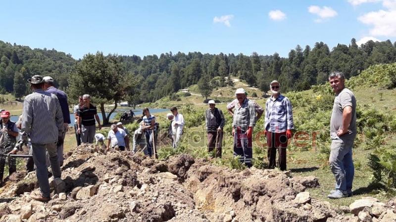 Acelle Yaylasının Şebeke Su Hattı Yenilendi