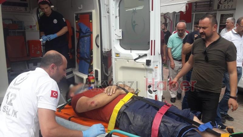  Ada Caddesi'nde motosiklet otomobile çarptı 